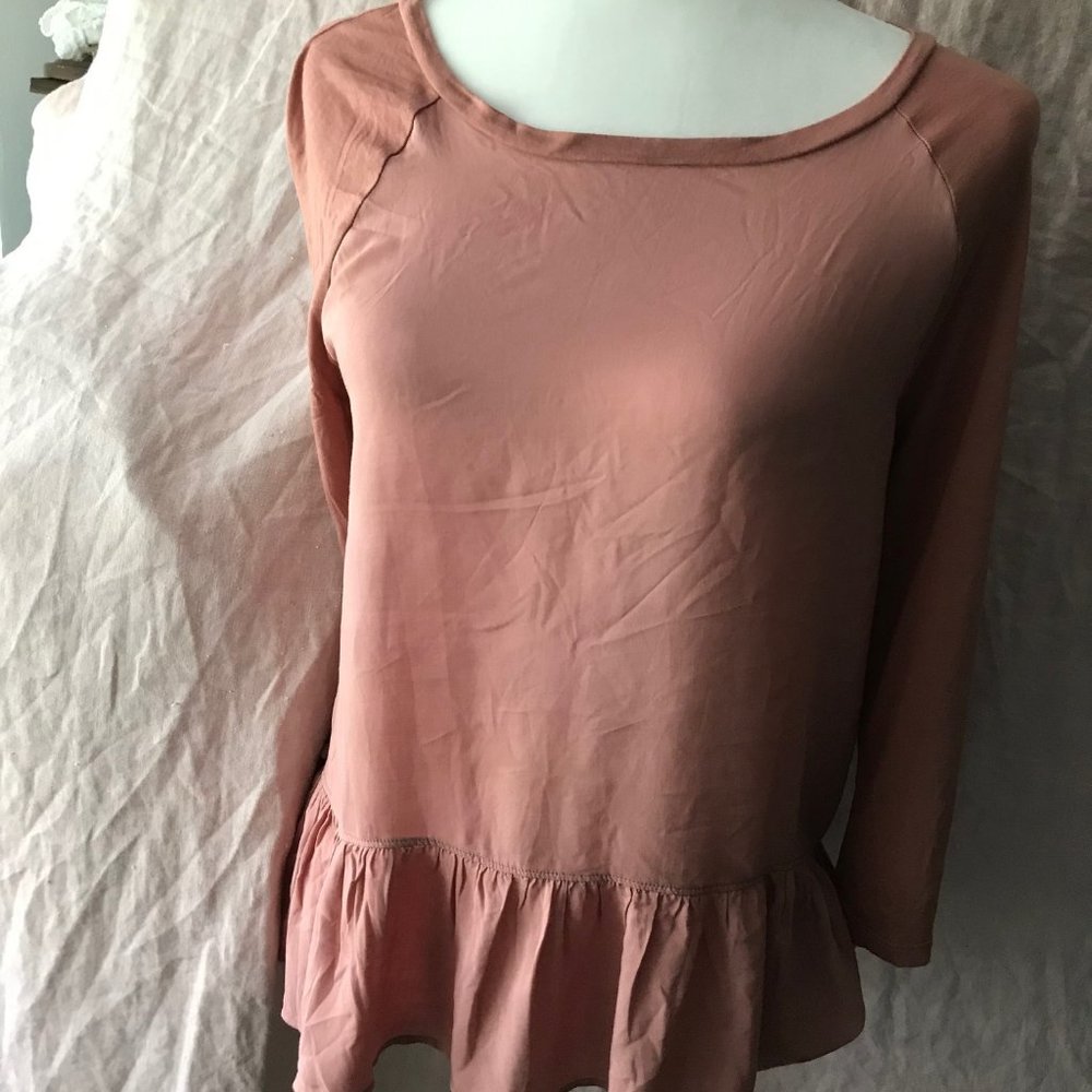 LOFT Super Fem Ruffle Raglan 3/4 Sleeve Shirt